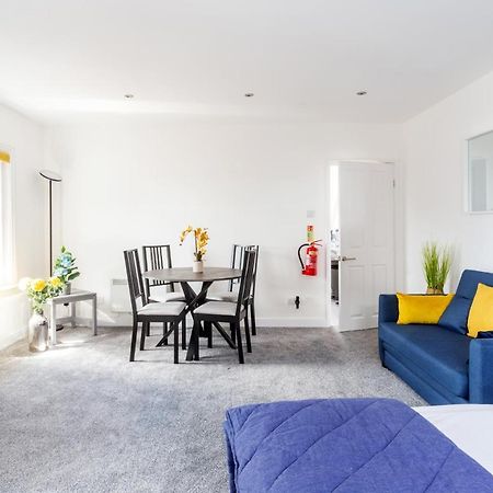 Beach View Luxury Apartment 莱姆里吉斯 外观 照片